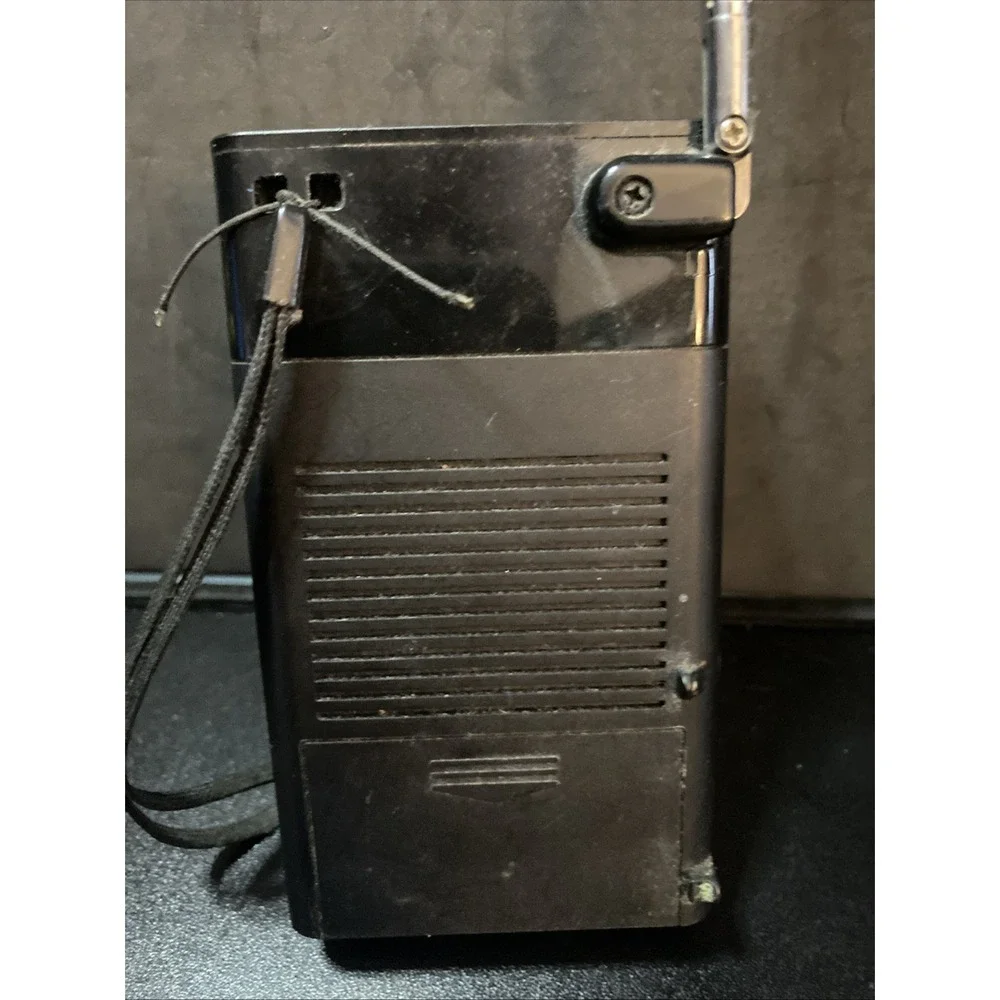 Sony ICF-P26 Portable Pocket FM/AM Radio Built-in Speaker TESTED & WORKING. C3